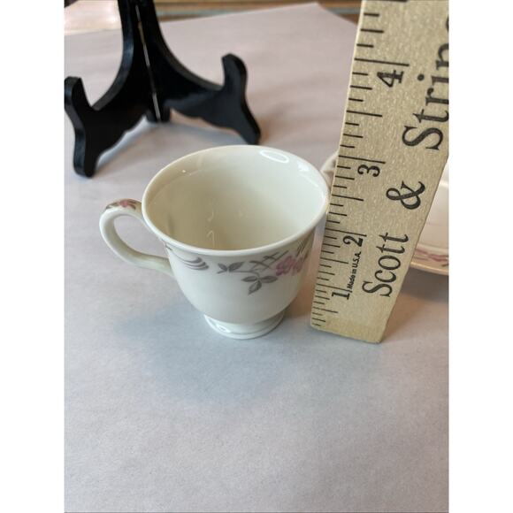 Vintage Castleton Belrose Demitasse Tea Cup & Saucer Floral Roses 2 PCs - Picture 7 of 10